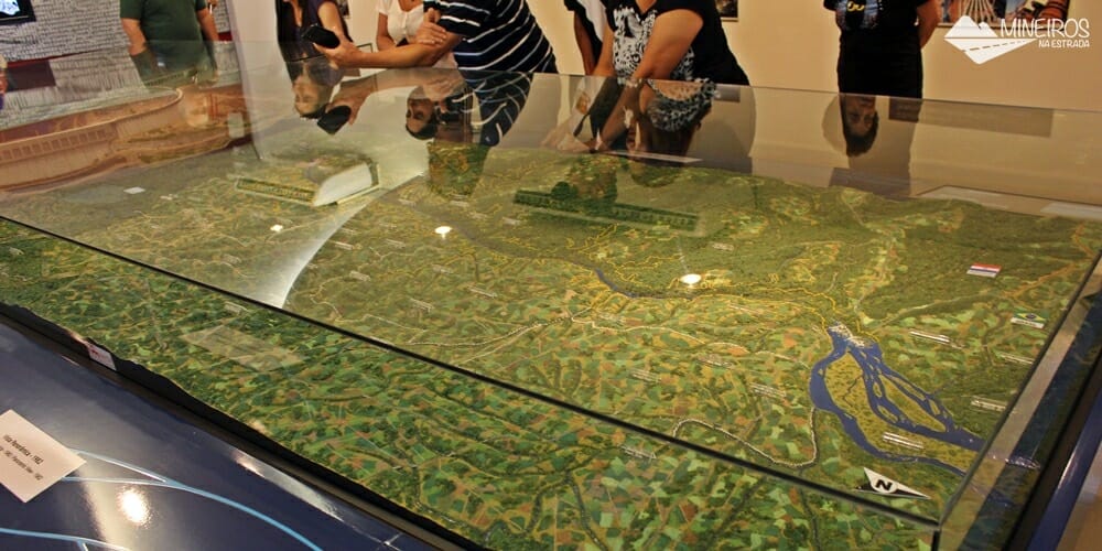 Conheça mais sobre o passei no Ecomuseu da Itaipu. maquete construção ecomuseu