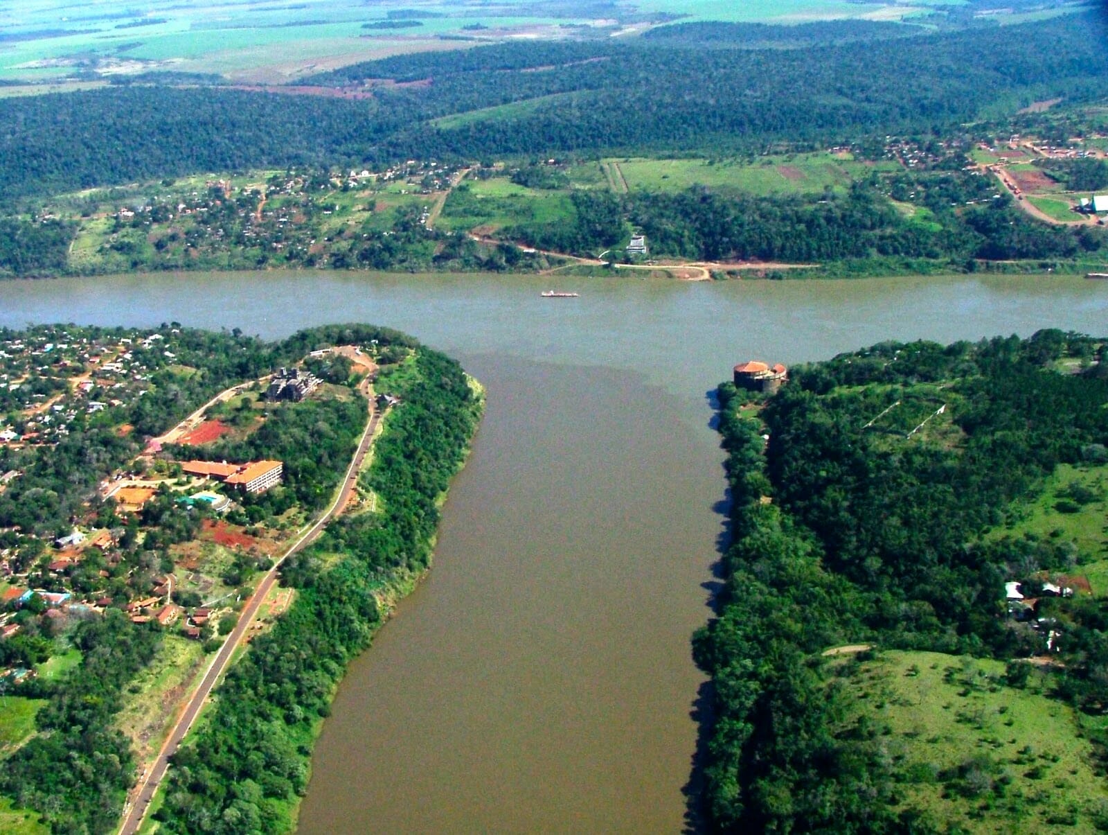 Venha apreciar Foz do Iguaçu de uma forma diferente triplice fronteira