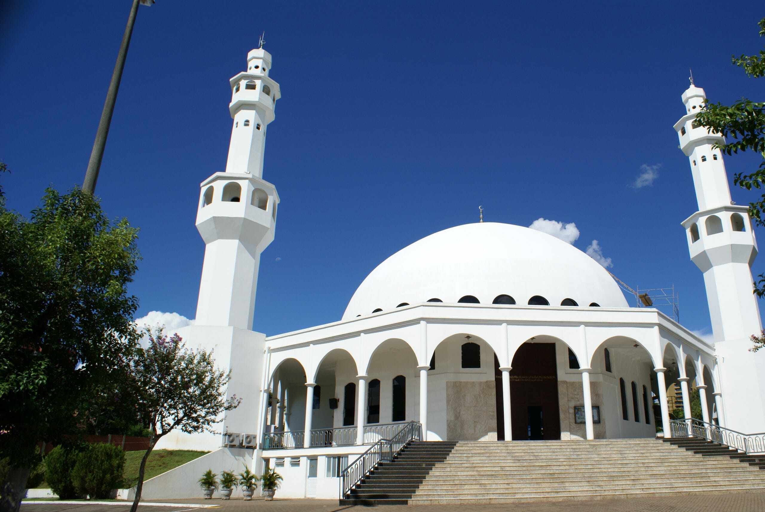 Conheça muitos passeios de Foz do Iguaçu com o incrível roteiro do City Tour! mesquita