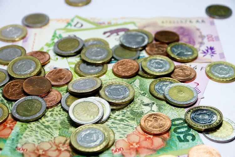 Compras no Paraguai – Cartão, dólar ou real? Saiba qual moeda usar ao realizar suas compras. Imagem representando pesos argentinos - Compras no Paraguai