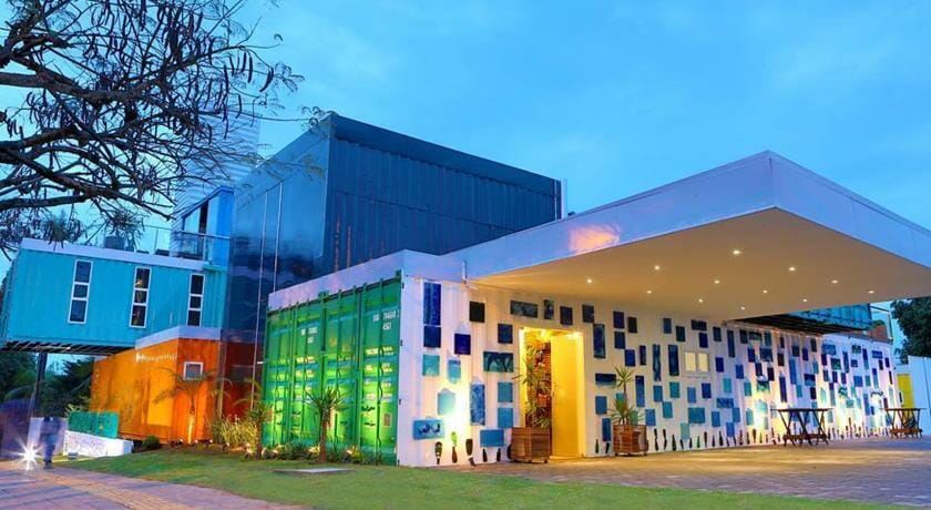 09 motivos para você JAMAIS querer conhecer Foz do Iguaçu Tetris Container Hostel