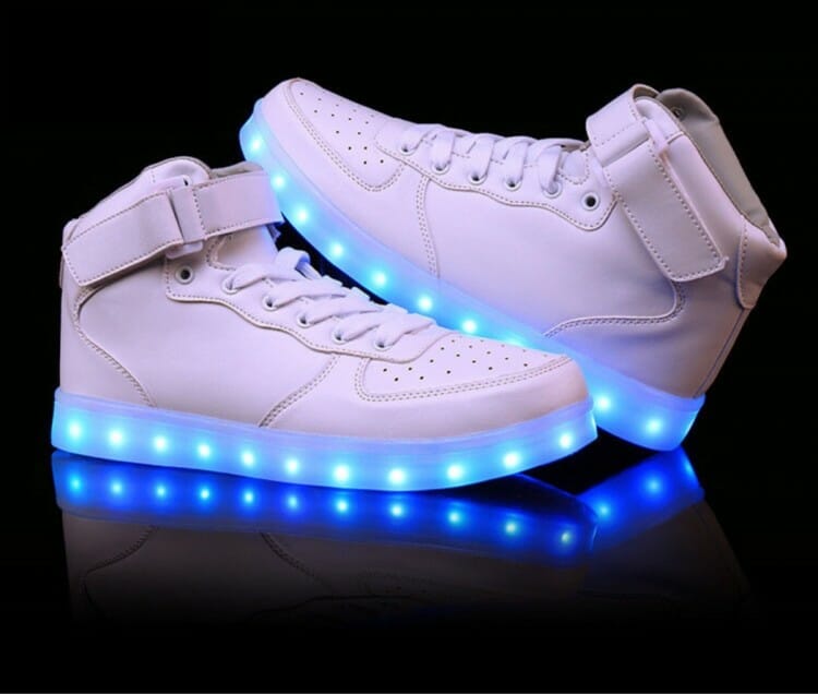 tenis de led com nome