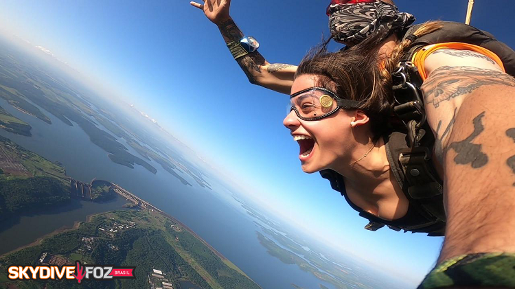 Esporte radical | SkyDive Foz - Salto de Paraquedas