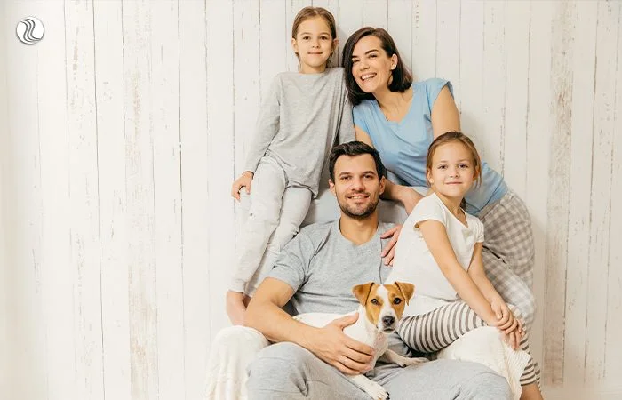 Família pet friendly Família com animal de estimação