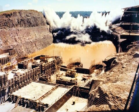 08 fatos históricos sobre a Usina Hidrelétrica de Itaipu construção 2 08 fatos históricos sobre a Usina Hidrelétrica de Itaipu construção 2