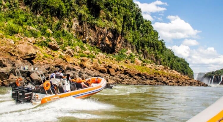Que tal viajar para Foz do Iguaçu no Dia das Crianças? Confira 15 dicas para se divertir com a garotada. Que tal viajar para Foz do Iguaçu no Dia das Crianças? Confira 15 dicas para se divertir com a garotada.