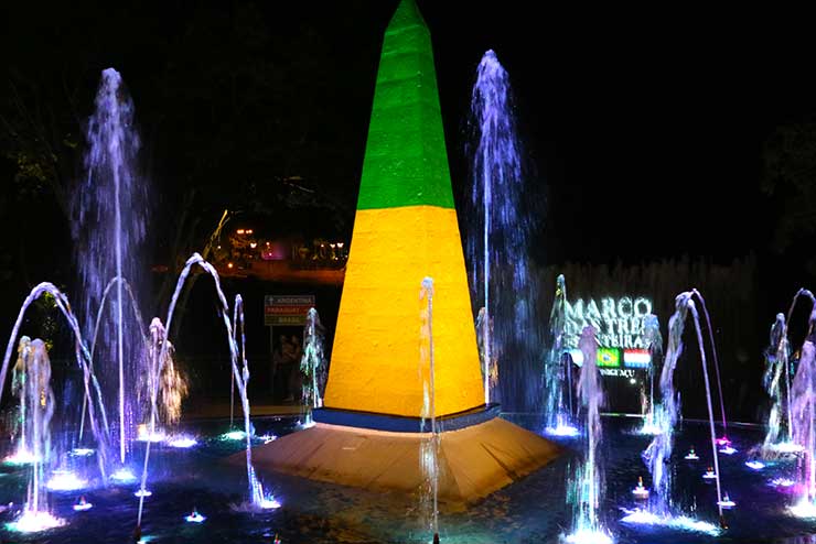 Que tal viajar para Foz do Iguaçu no Dia das Crianças? Confira 15 dicas para se divertir com a garotada. Marco das 3 Fronteiras