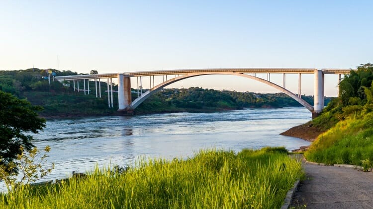 Fronteira com o Paraguai - Ponte da Amizade