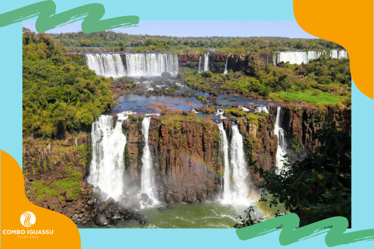 Um dos passeios mais incríveis dentro dos pacotes Foz do Iguaçu que é ofertado, as Cataratas do Iguaçu.