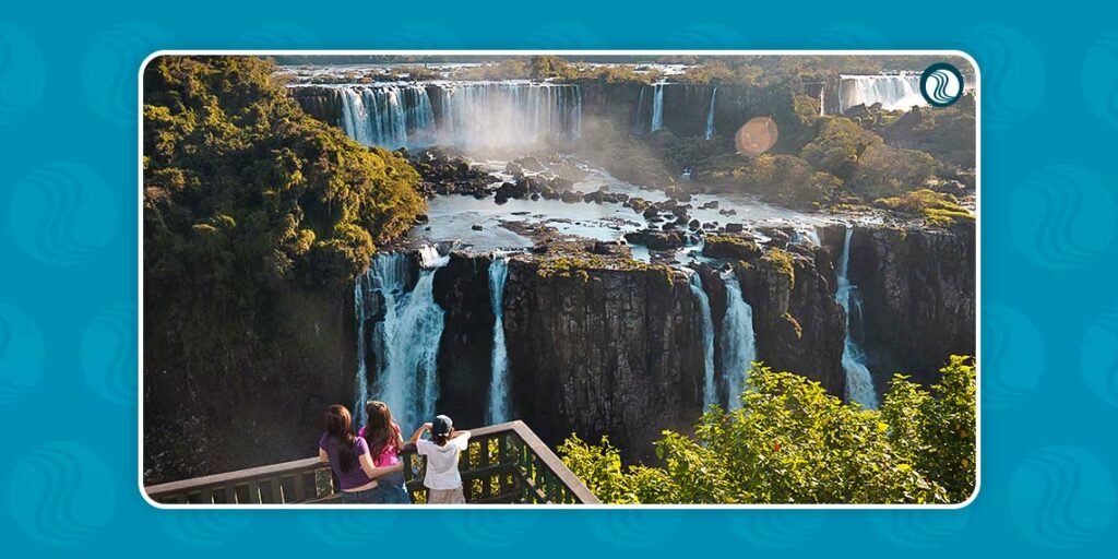 Vista de um dos mirantes da Trilha das Cataratas do Iguaçu